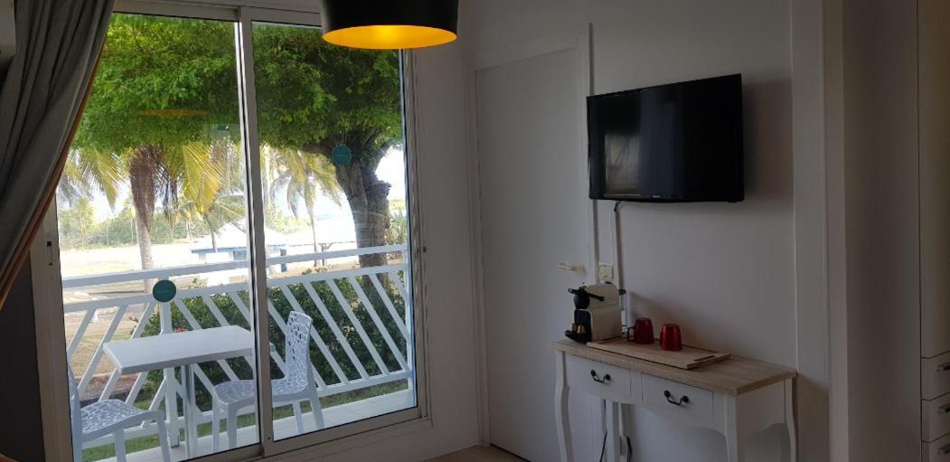 Romantique Et Bel Appartement En Bord De La Mer, Piscine Surveillee Et Belle Plage A 50M Saint-Francois  Exterior photo